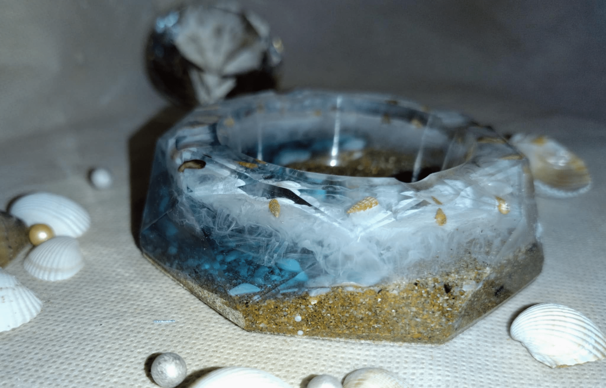 Пепелник от епоксидна смола - Image 4